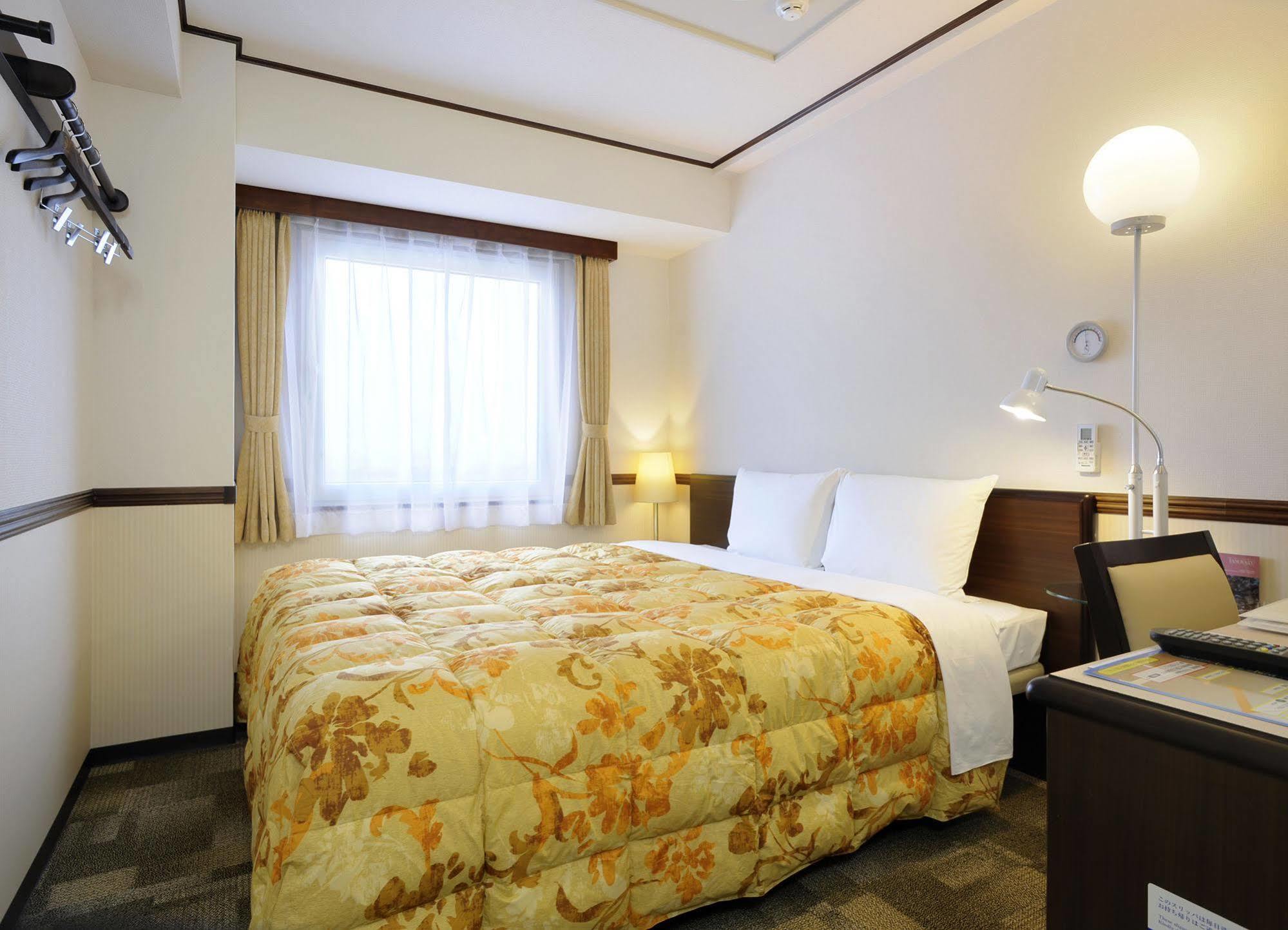 Toyoko Inn Oita Nakatsu Ekimae Exterior foto